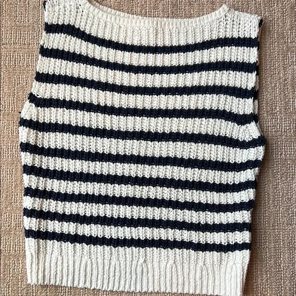 Abercrombie Striped Sleeveless Knit Top - Picture 2 of 3